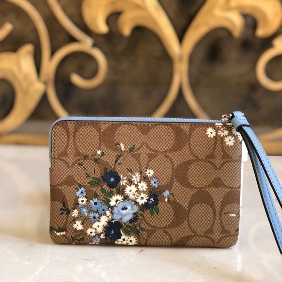 Nwt Coach Floral Signature wristlet wallet - Picture 5 of 8